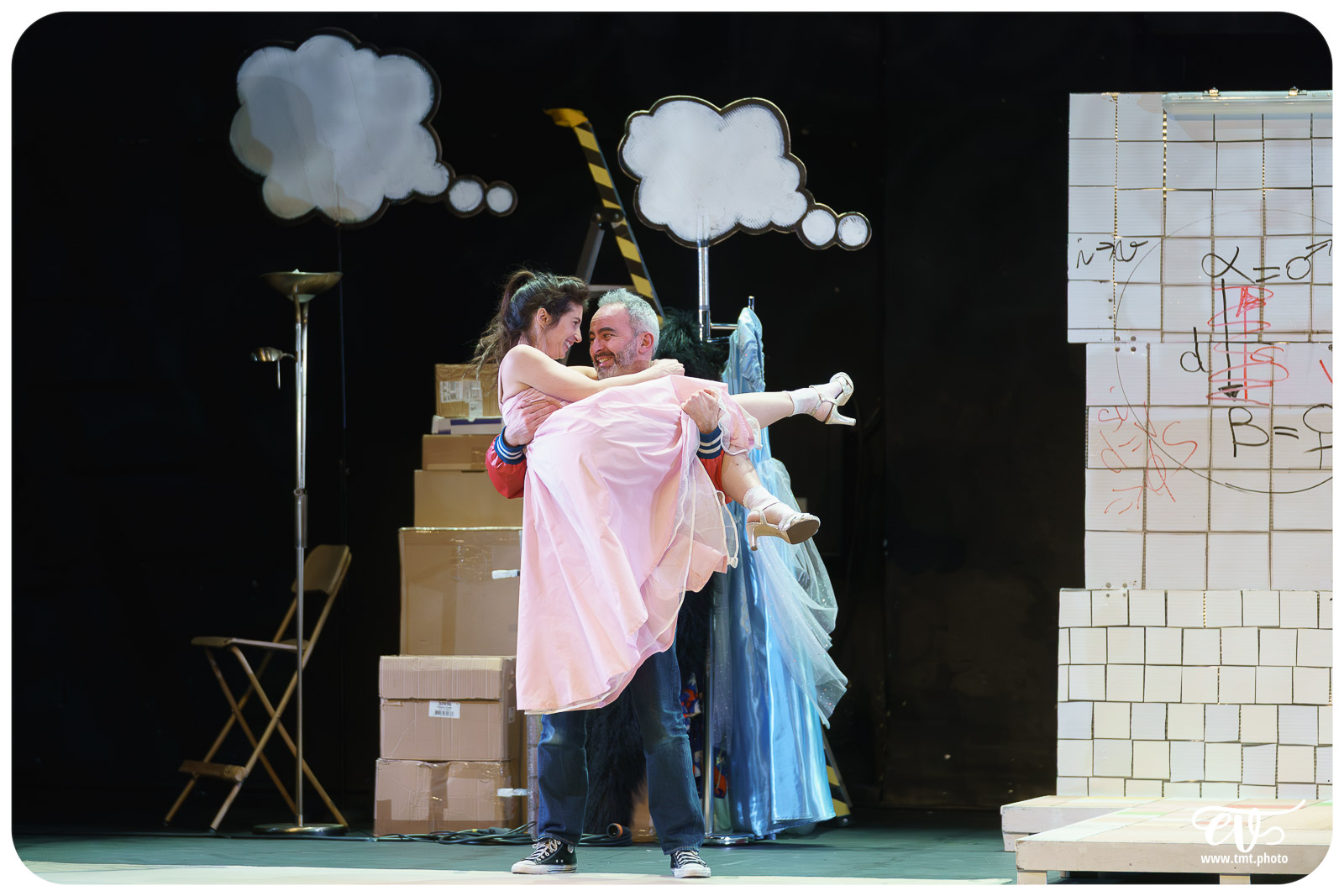 TMTPHOTO 2025.03.05 DERRIERE LE HUBLOT SE CACHE PARFOIS DU LINGE (LES FILLES DE SIMONE) 021